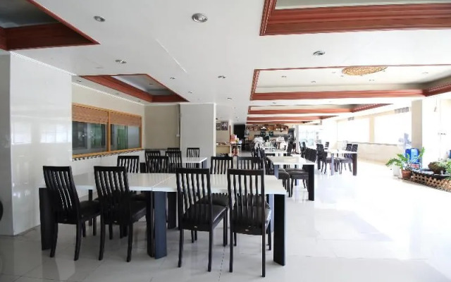 Oyo 247 Diamond Place