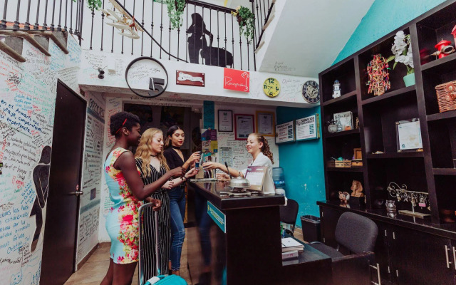 Hostal El Armario - Hostel