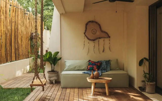Luxury Jungle Retreat Sleeps 10 Rooftop Pool