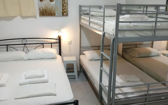 Super Economy Studio Located On the Ground Floor No Balcony