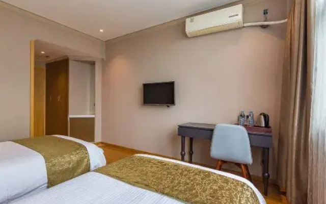 Sushi Select Hotel (Hongmei Road Subway Station)