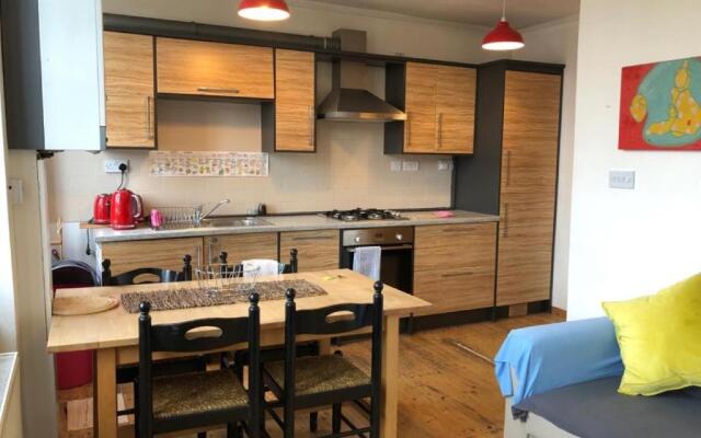 Splendid 1 Bedroom Flat + Terrace (Kentish Town)