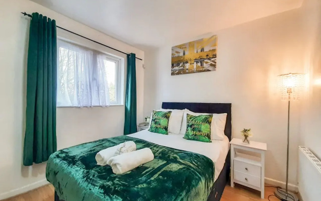 I Luv London Too! 1bed Stunnin Home Sleeps 3!