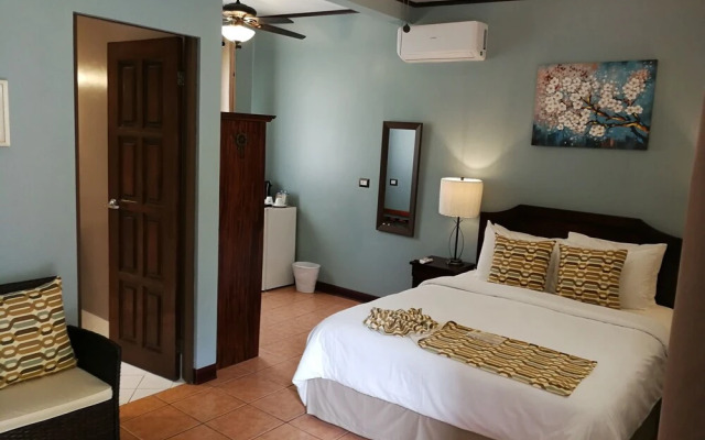 Espadilla Gardens Hotel