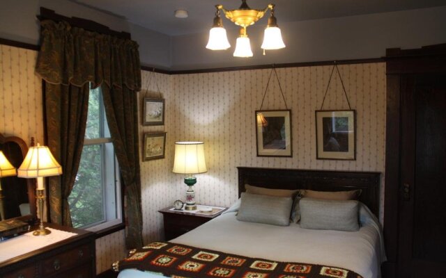 Auberge Taylor Manor