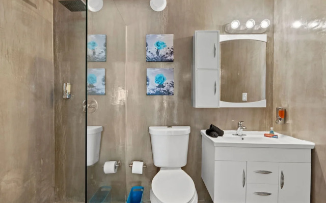 Beach Access Escape With Pool and Tanning Lounges