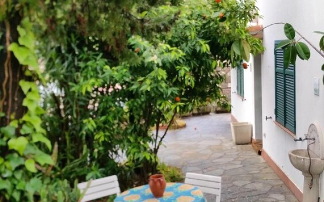 Apartment with 2 Bedrooms in Ospedaletti, with Enclosed Garden - 200 M From the Beach
