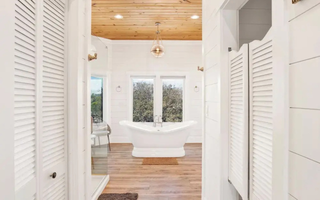 Barefeet Retreat by Southern Vacation Rentals