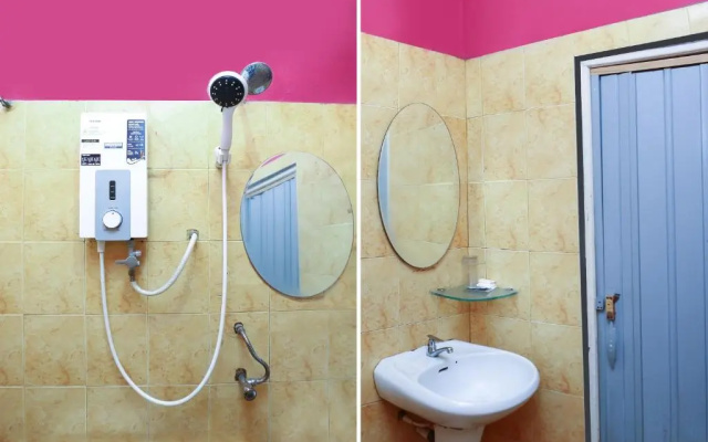 OYO 89892 Hotel Jeli Inn