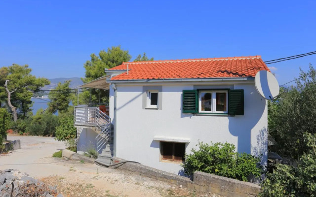 Apartments by the sea Arbanija, Ciovo - 4320