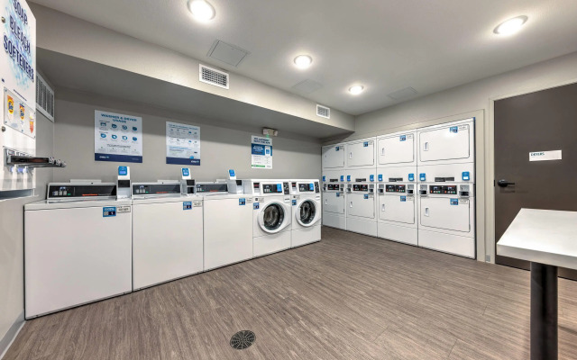 ECHO Suites Extended Stay by Wyndham Dallas Plano/Richardson