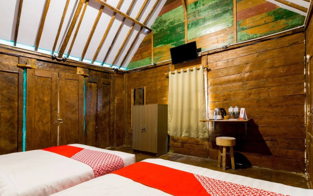 Roemah Gladak Kebon Sidoluhur by Oyo Rooms