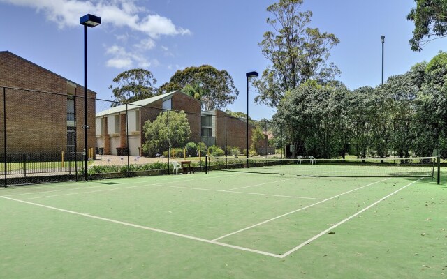 Nicholli, Bay Parklands, Unit 30/2 Gowrie Ave