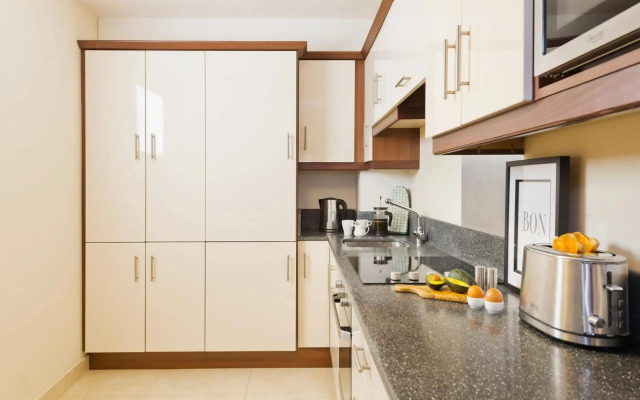 The Five Lamps Suites