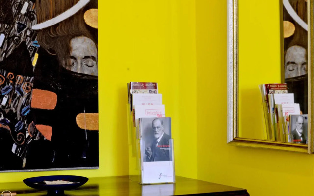 Stylish, Cosy & Central "Self-Check-In" Apartment