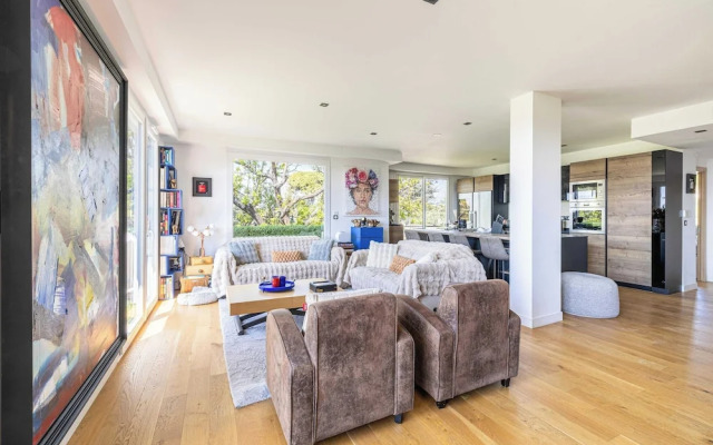 Modern Flat With sea View - AC- 2br- 4P - Cannes