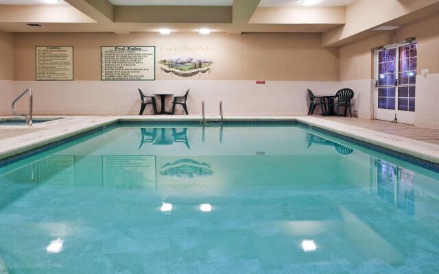 Country Inn & Suites by Radisson, Helen, GA