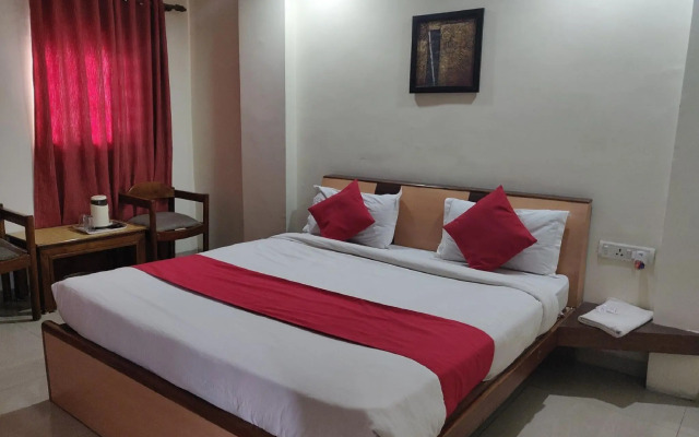 OYO 13063 Hotel Rahul