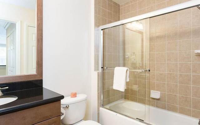 Condo Contemporary 3 Bedroom Reunion