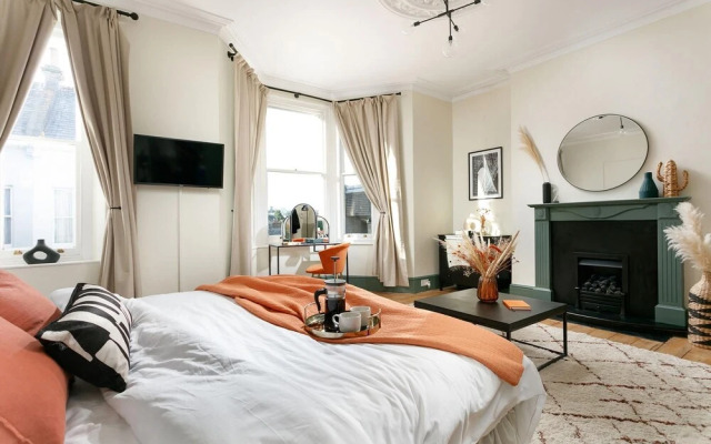 Host Stay Sussex Place