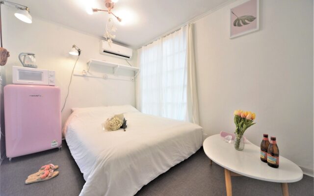 Apple Mint Party House