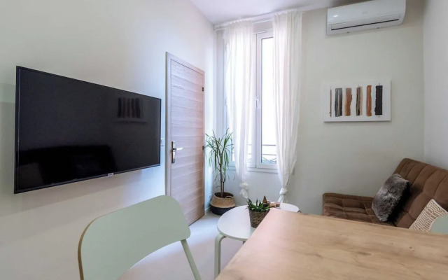 Modern Apartment -1bdr/4p - 300m From the Beach