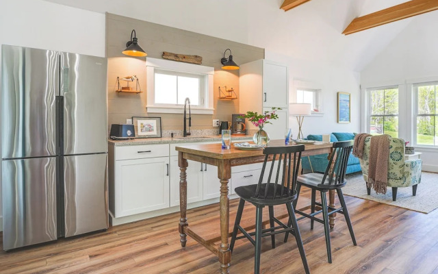 Oceanfront Studio w/ Private Dock in Harpswell!