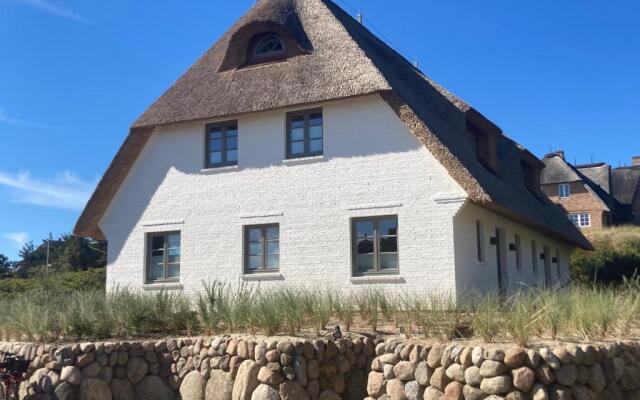 Rantum Dorf - Ferienappartments im Reetdachhaus 3 & 4