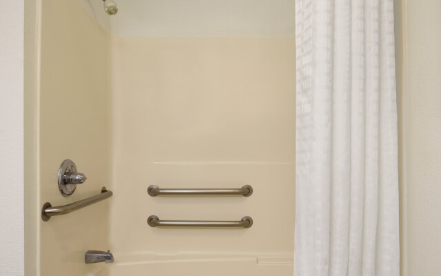 Country Inn & Suites by Radisson, Germantown, WI