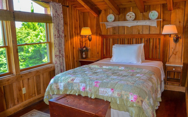 Treetop Retreat