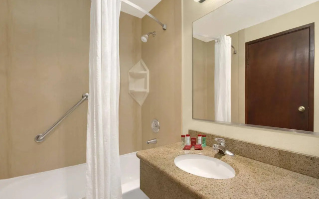 Ramada by Wyndham Tukwila Southcenter