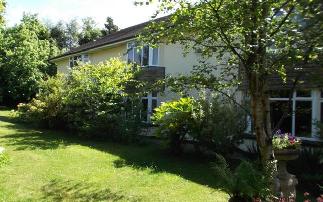 The Cedar Lodge Hotel and Restaurant