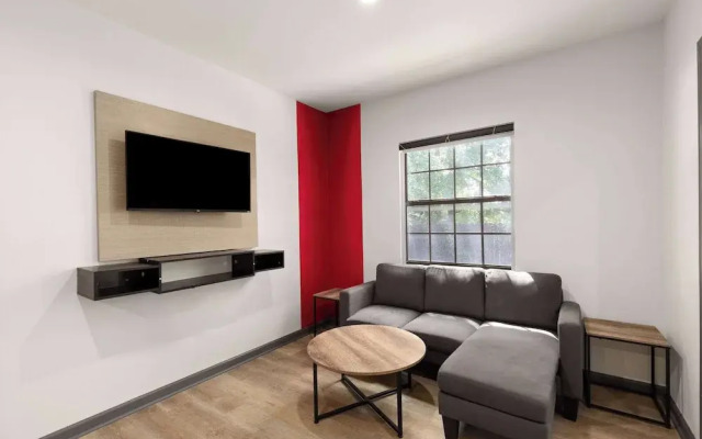 Ramada by Wyndham Studio Suites Dothan