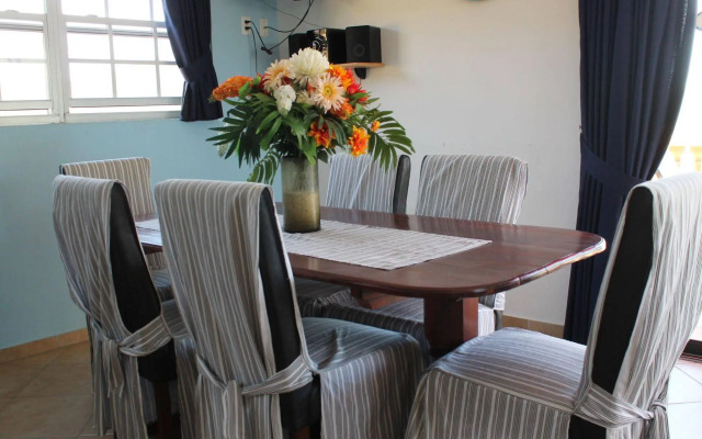 Bahia Apartments & Diving