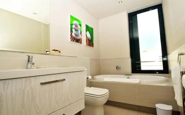 Le Paradis Penthouse Apartment