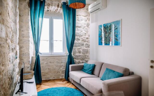Apartments Amorozo