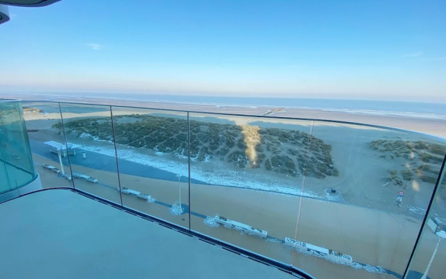 Beachside Stay With Views