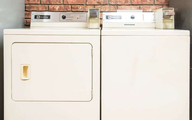 Super 8 by Wyndham Big Cabin/Vinita Area