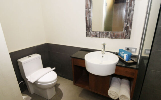 艾里巴厘岛水明漾克罗波坎乌玛拉斯克雷钦 8 号高级酒店(Airy Premier Seminyak Kerobokan Umalas Klecung 8 Bali)