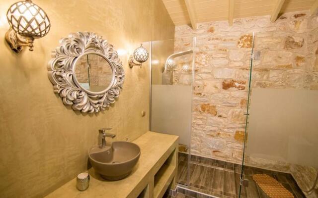 Kastro Stone House