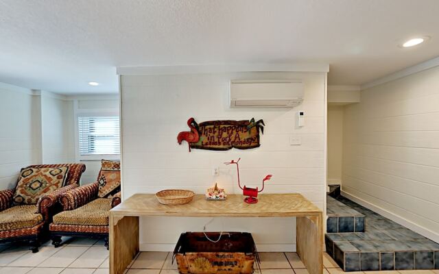 The Purple House - Four Bedroom Home