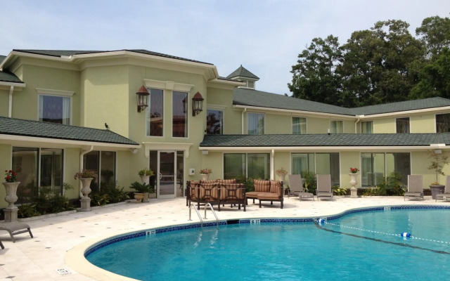 Town & Country Inn and Suites