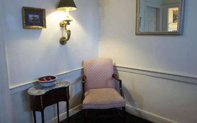 Inn at Lincoln Square