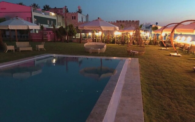 The Klazomenai Marine Hotel