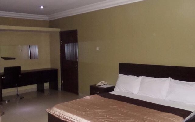 Westwing Suites