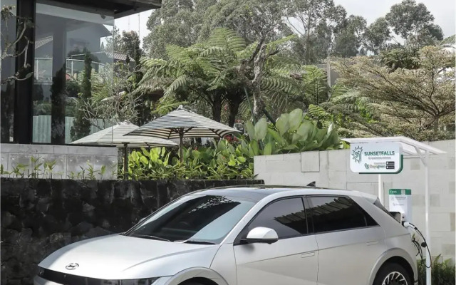 Sunsetfalls Gardens and Resort