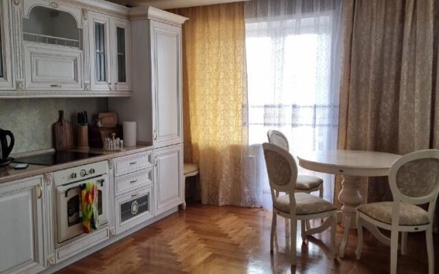 Апартаменты в микрорайоне Царский 5