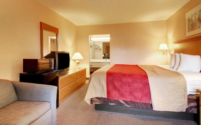 Econo Lodge North
