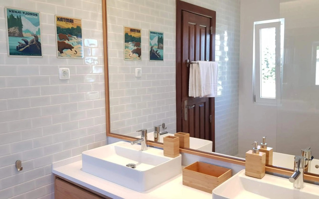 Villa Sequoia - Beach and Lake Private Holidays