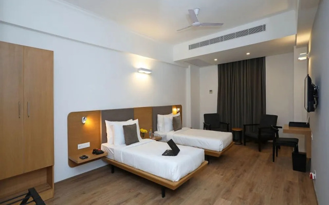 OYO Townhouse 028 Corporate Suite